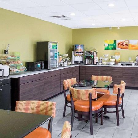 Quality Inn & Suites Arnold - St Louis 외부 사진