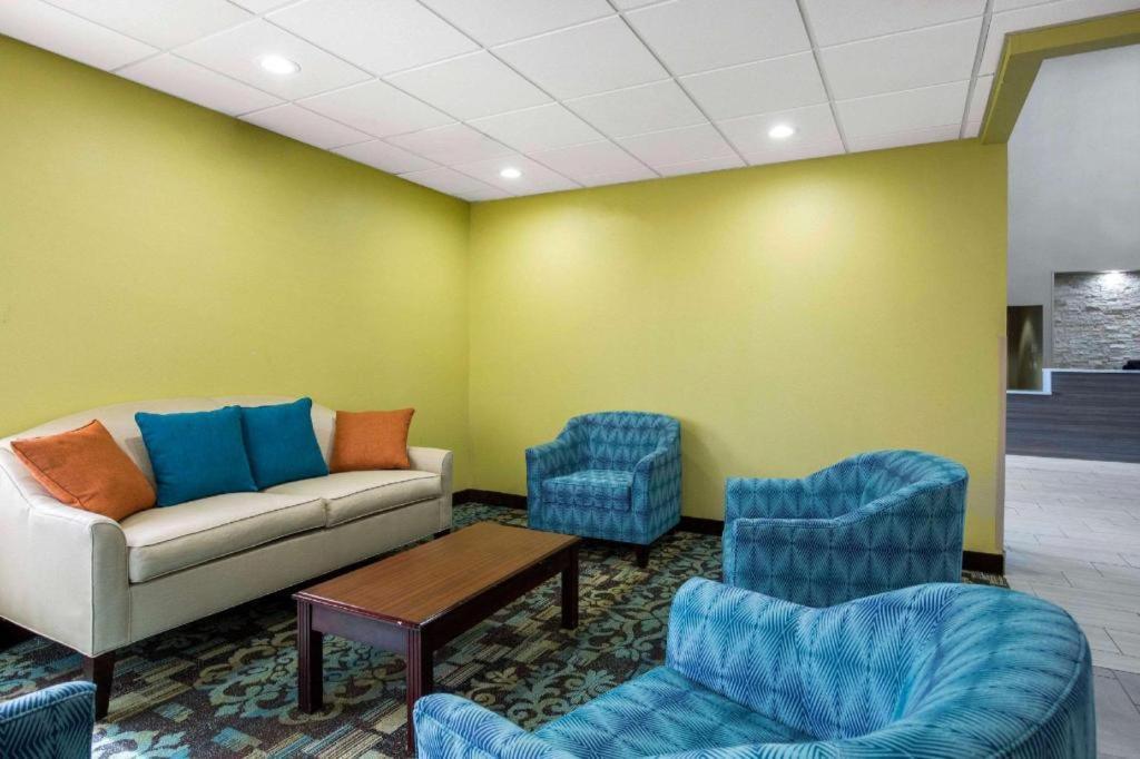 Quality Inn & Suites Arnold - St Louis 외부 사진